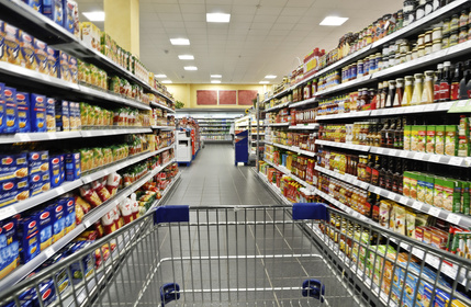 Regalservice im Supermarkt